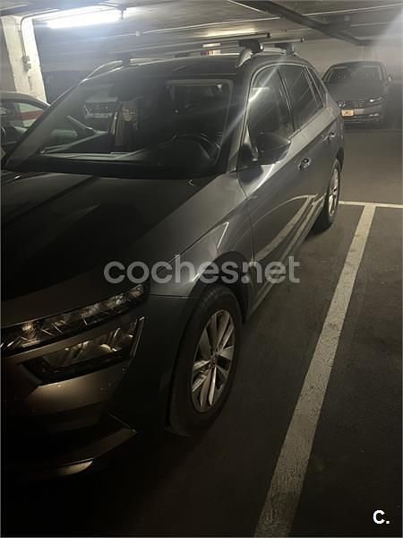 Usado Skoda Kamiq Ambition 110 CV (80 kW) 2023 Gris / plata SUV