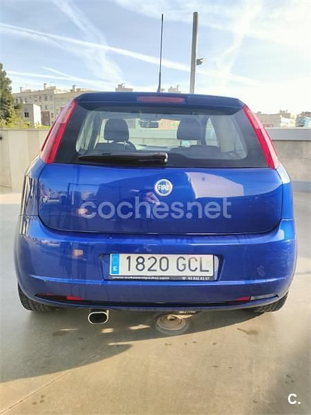 Usado Fiat Grande Punto Sport 95 CV (69 kW) 2008 Azul Utilitario