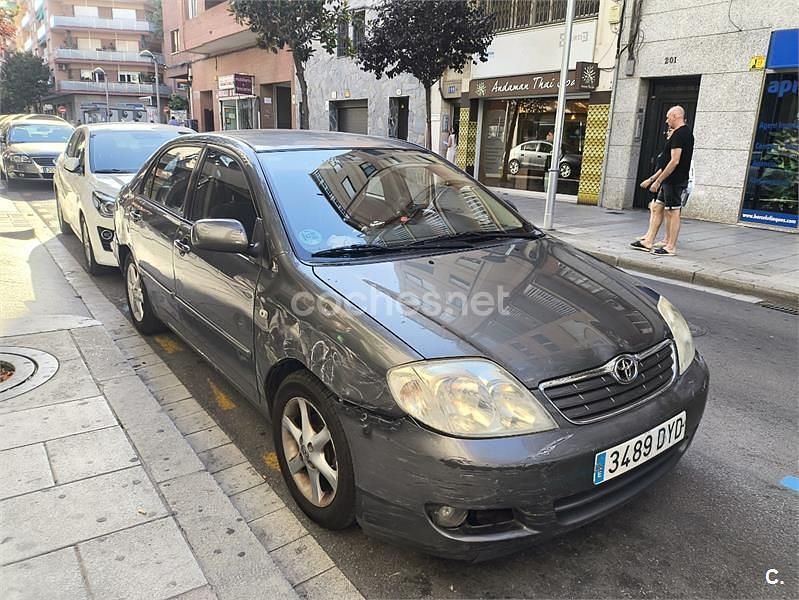 Usado Toyota Corolla Sol 110 CV (80 kW) 2006 Gris / plata Berlina