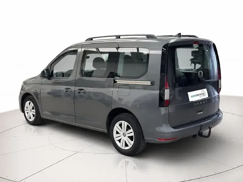 Usado VW Caddy 114 CV (83 kW) 2024 Gris / plata Monovolumen