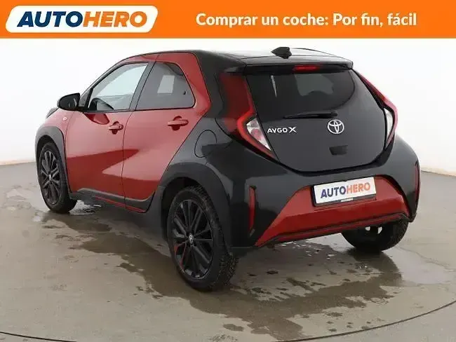 Usado Toyota Aygo X 72 CV (52 kW) 2023 Rojo SUV