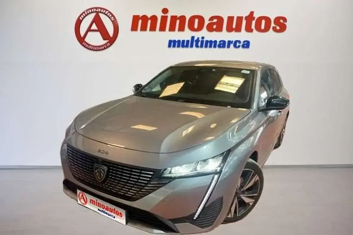 Usado Peugeot 308 Allure 131 CV (96 kW) 2023 Gris Utilitario