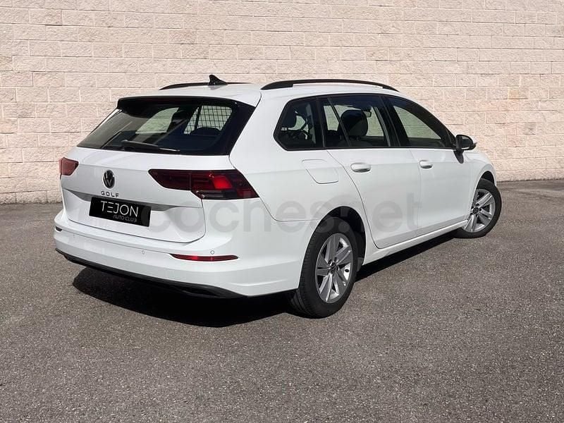 Usado VW Golf VIII 115 CV (84 kW) 2021 Blanco Familiar