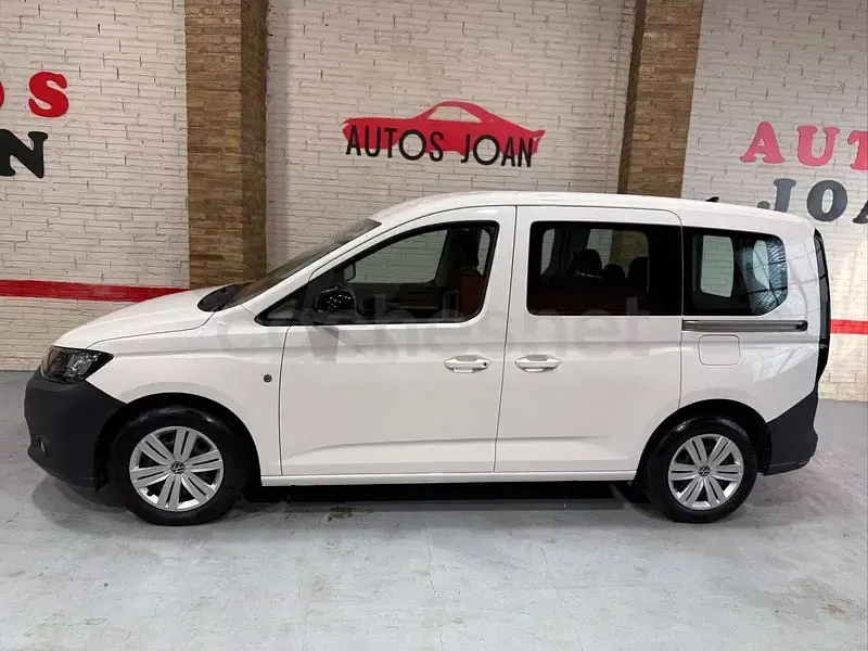 Usado VW Caddy 122 CV (89 kW) 2021 Blanco Monovolumen