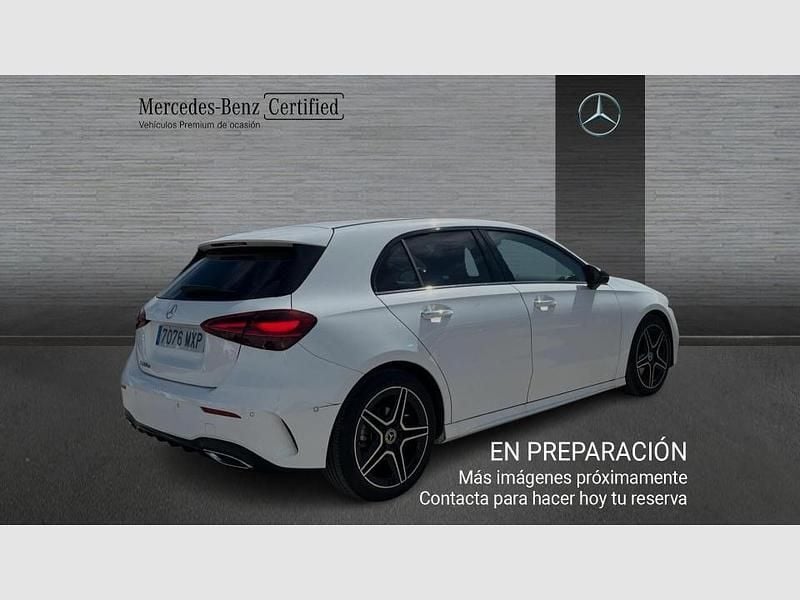 Usado Mercedes A200 150 CV (110 kW) 2025 Blanco polar (estándar) Berlina