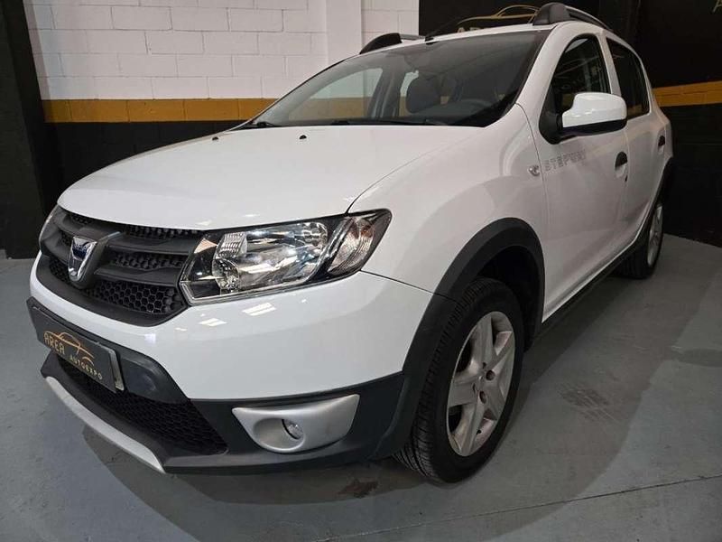 Blanco Usado 2016 Dacia Sandero Stepway Utilitario | 9500 € (Precio justo) - Imagen 1/4
