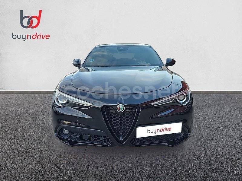 Usado Alfa Romeo Stelvio Veloce 210 CV (154 kW) 2021 Gris / plata SUV