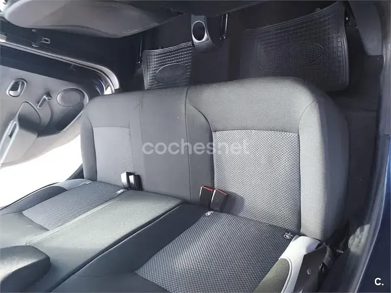 Usado Dacia Sandero 90 CV (66 kW) 2016 Azul Berlina