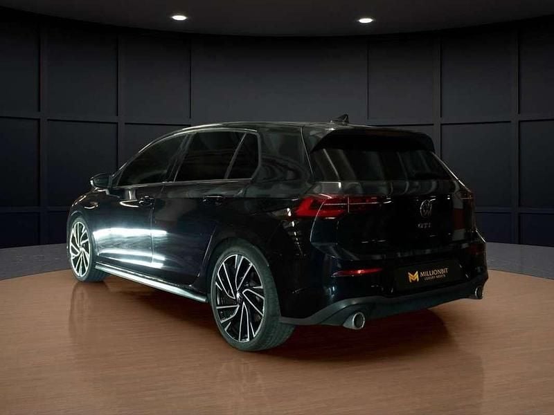 Usado VW Golf VIII GTI 245 CV (180 kW) 2022 Negro Utilitario