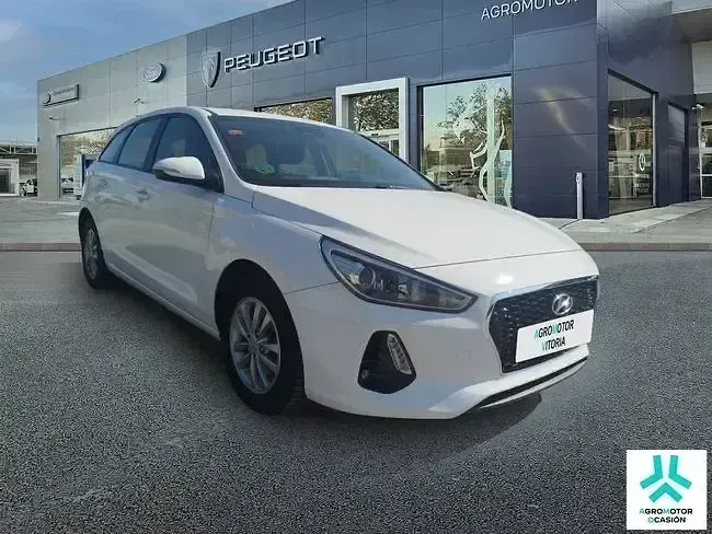 Usado Hyundai i30 120 CV (88 kW) 2017 Blanco Familiar
