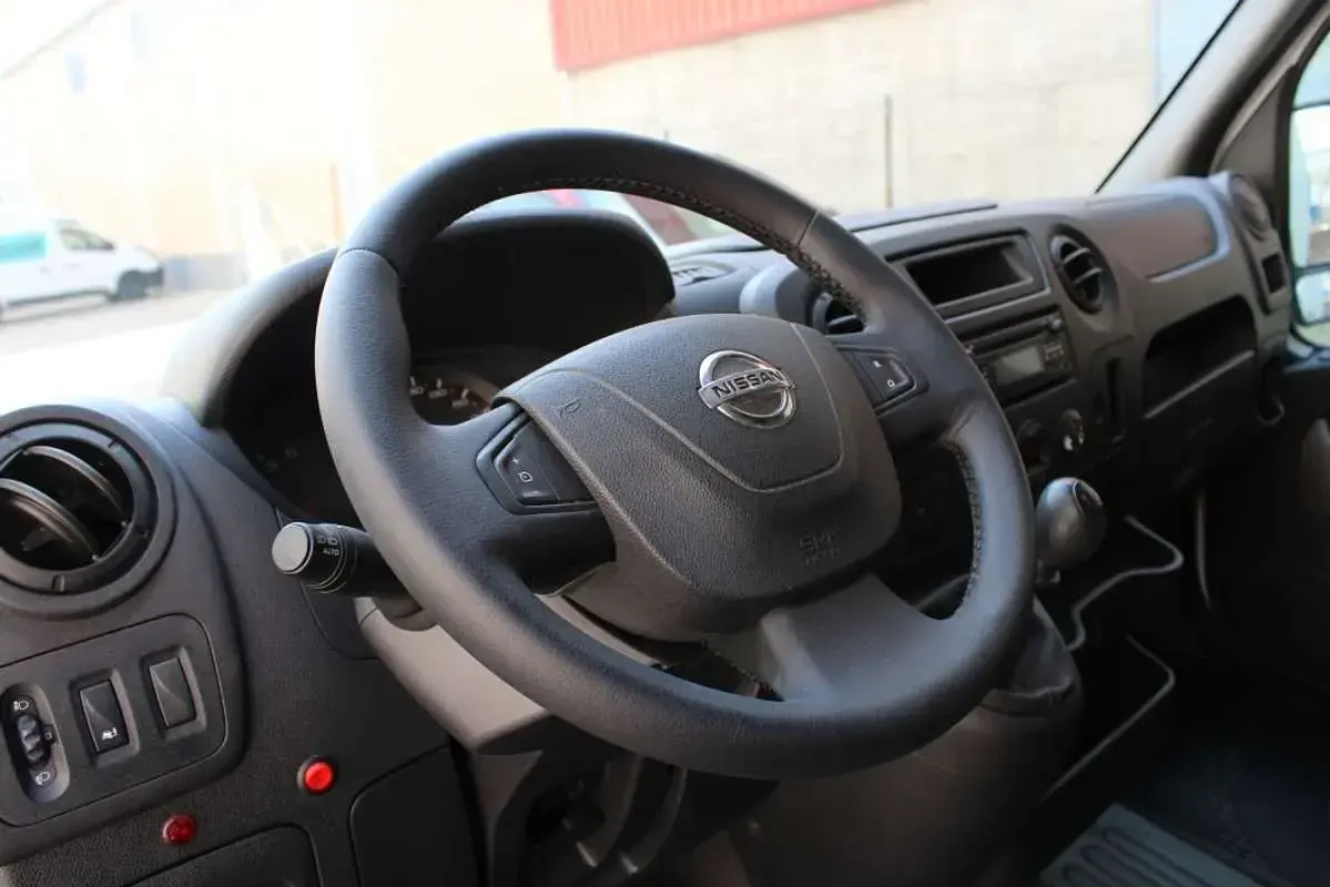Usado Nissan NV400 131 CV (96 kW) 2019 Blanco Van
