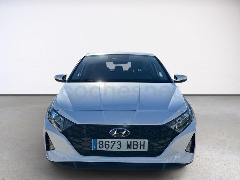 Usado Hyundai i20 100 CV (73 kW) 2022 Blanco Berlina