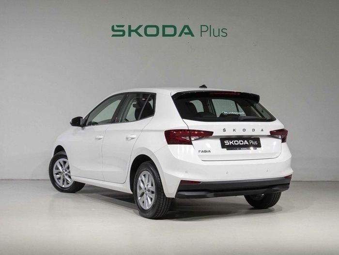 Blanco Usado 2024 Skoda Fabia Selection | 17.500 € (Un poco caro) - Imagen 1/4