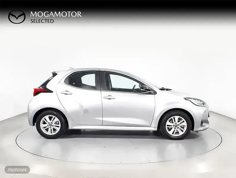 Usado Mazda 2 116 CV (85 kW) 2022 Gris / plateado