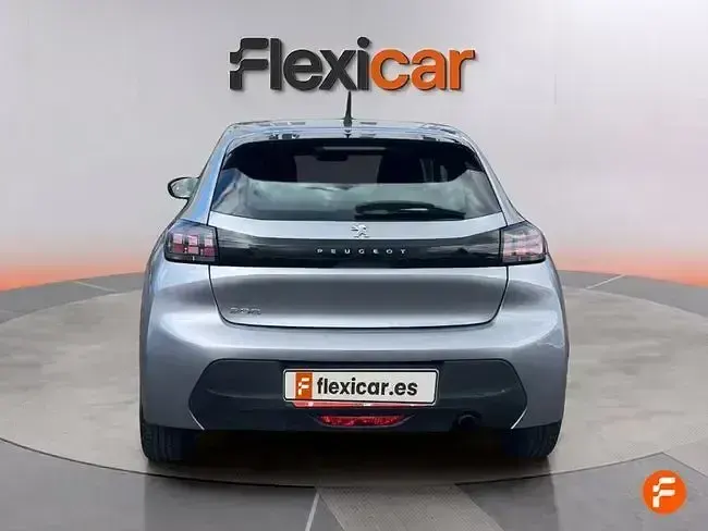 Usado Peugeot 208 Active 100 CV (73 kW) 2021 Gris Utilitario