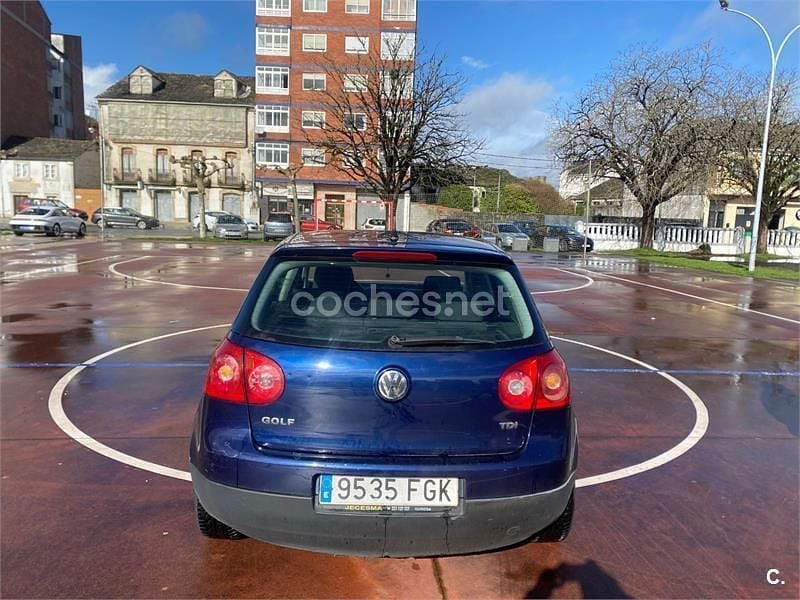 Usado VW Golf V 105 CV (77 kW) 2007 Azul Berlina