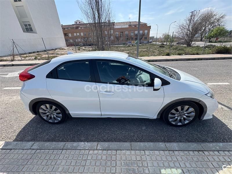 Usado Honda Civic Sport 100 CV (73 kW) 2012 Blanco Berlina