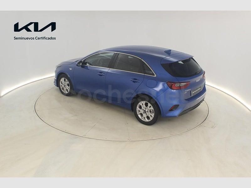Usado Kia Ceed 100 CV (73 kW) 2025 Azul Utilitario