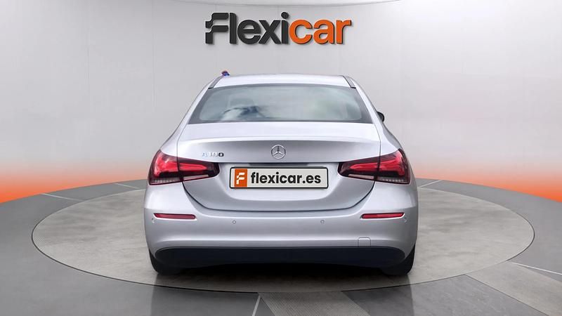 Usado Mercedes A180 136 CV (100 kW) 2019 Gris Berlina