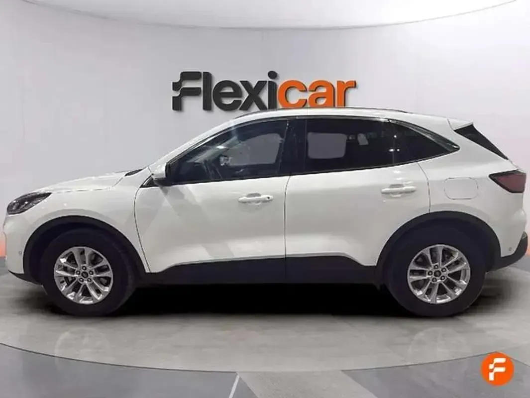 Usado Ford Kuga ST-Line 150 CV (110 kW) 2023 Blanco SUV