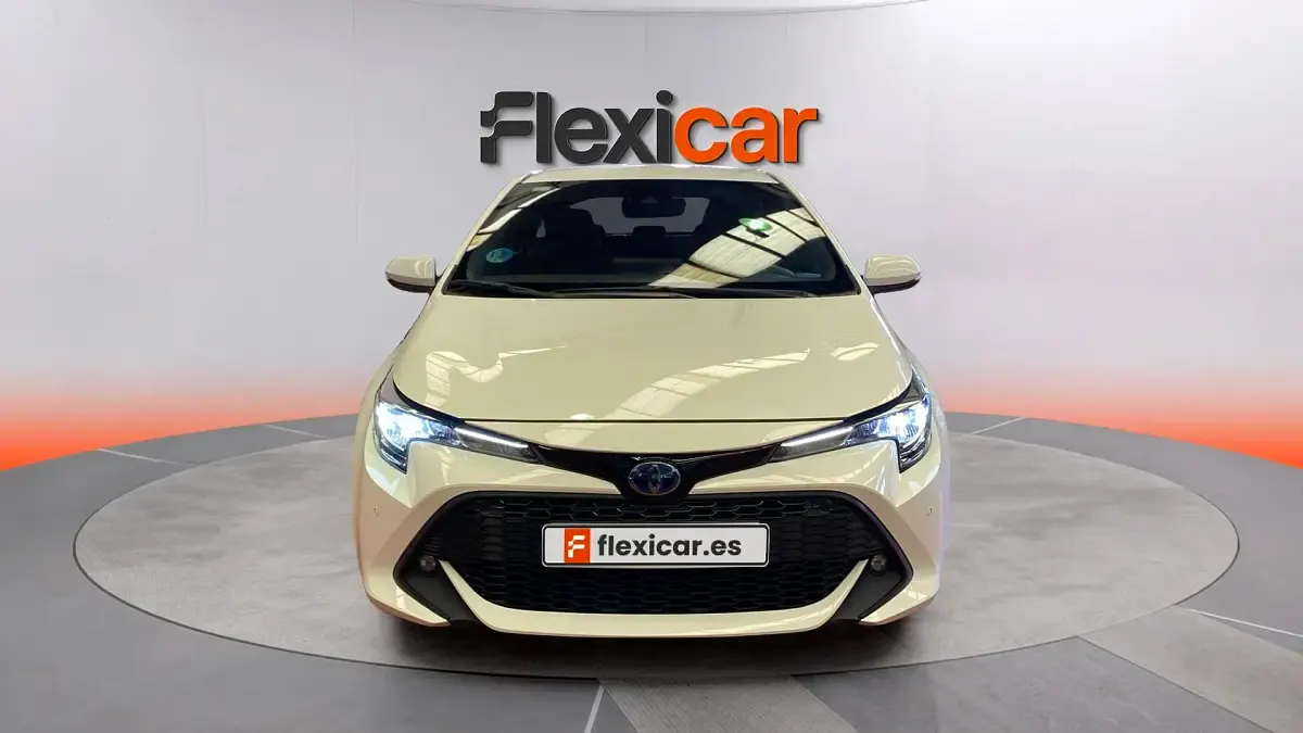 Usado Toyota Corolla Active 122 CV (89 kW) 2020 Blanco Berlina