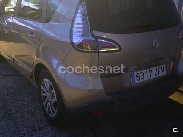 Usado Renault Scénic III LIMITED 110 CV (80 kW) 2015 Gris / plata Monovolumen