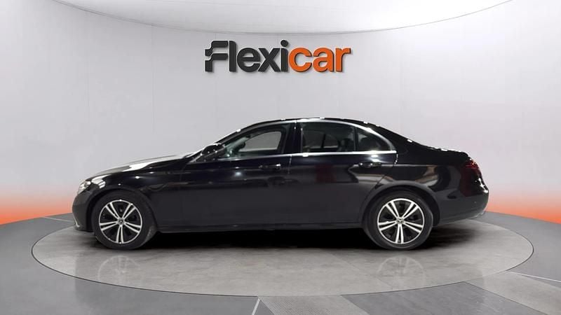 Usado Mercedes E220 194 CV (142 kW) 2021 Negro Familiar