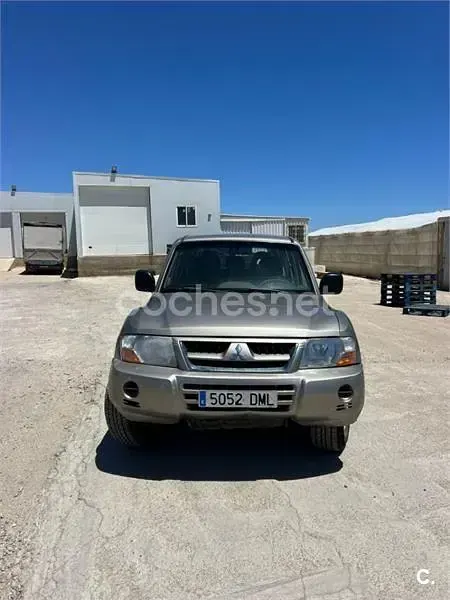 Usado Mitsubishi Montero 160 CV (117 kW) 2005 Beige SUV