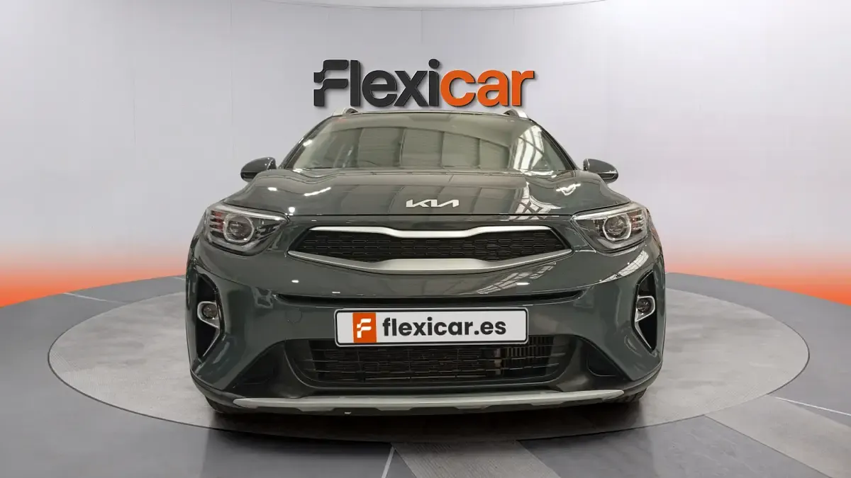 Usado Kia Stonic 101 CV (74 kW) 2021 Gris SUV