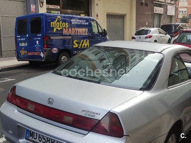 Usado Honda Accord ES 147 CV (108 kW) 2000 Gris / plata Coupe