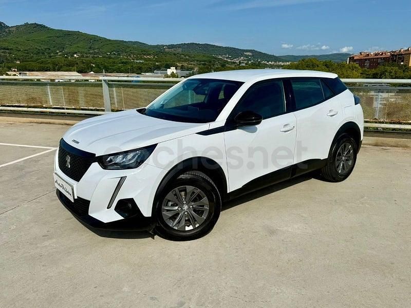 Usado Peugeot 2008 Allure 110 CV (80 kW) 2021 Blanco SUV