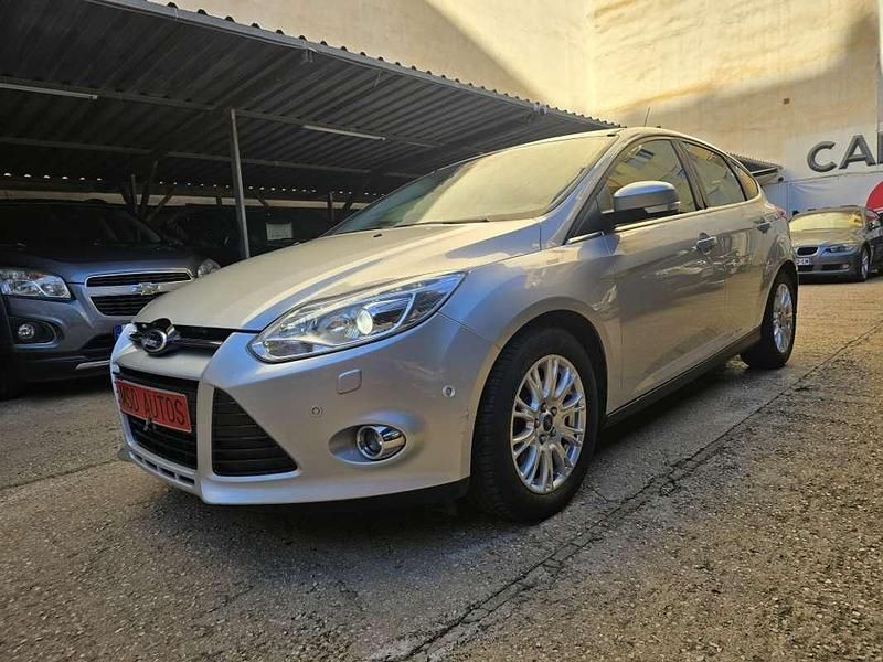 Plateado Usado 2014 Ford Focus Titanium Utilitario | 7500 € (Precio justo) - Imagen 1/4