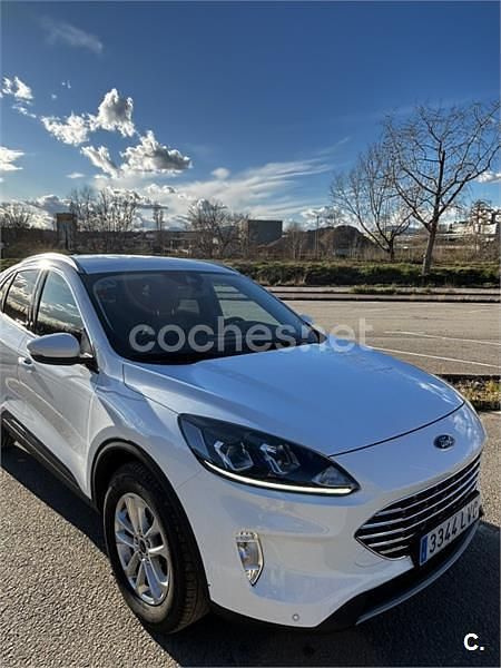 Usado Ford Kuga ST-Line 150 CV (110 kW) 2022 Blanco SUV