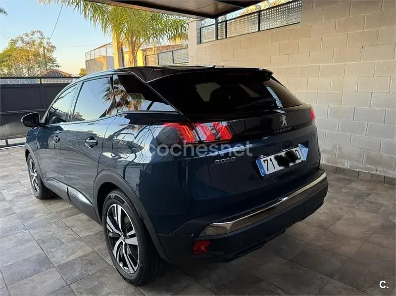 Usado Peugeot 3008 Active 225 CV (165 kW) 2022 Azul SUV