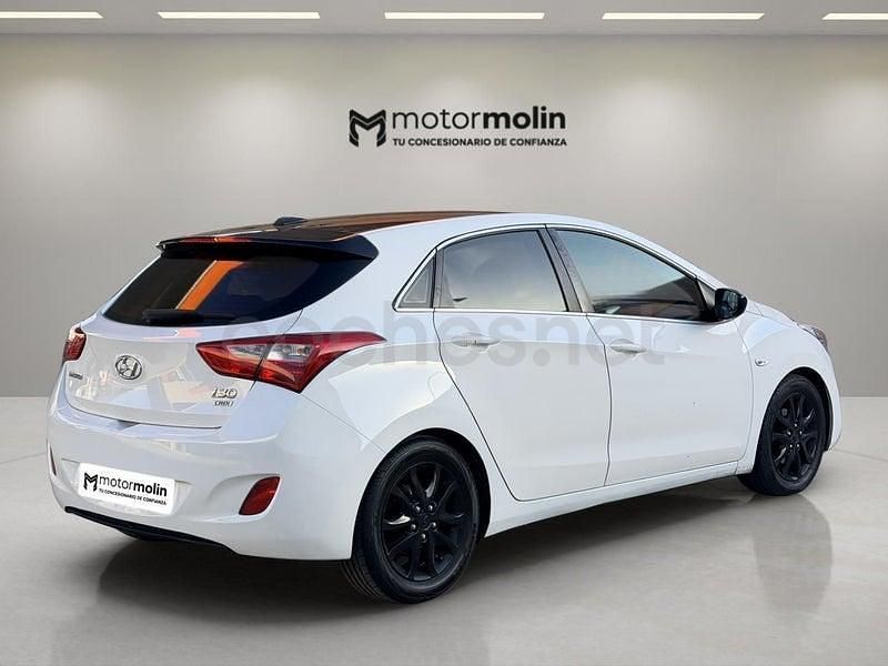 Usado Hyundai i30 90 CV (66 kW) 2012 Blanco Berlina
