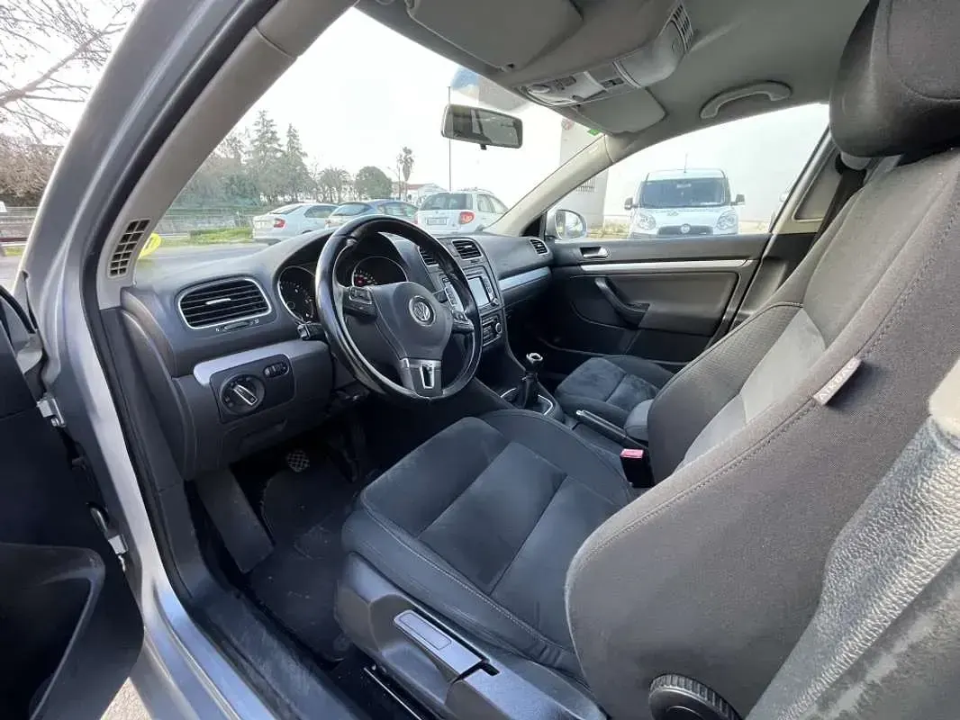 Occasion VW Golf VI Advance 105 ch (77 kW) 2011 Gris Citadine