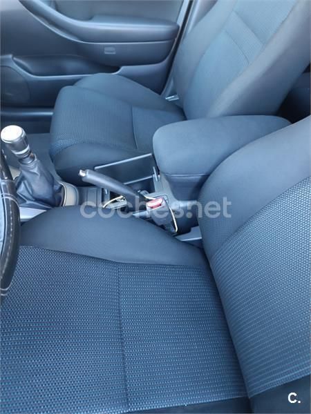 Gris / plata Usado 2007 Toyota Avensis Sol Familiar | 3300 € (Buen precio) - Imagen 1/4