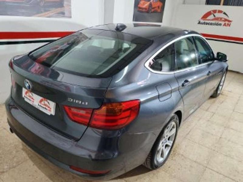 Usado BMW 318 Gran Turismo Sport Line 143 CV (105 kW) 2015 Gris Berlina