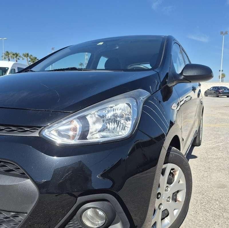 Usado Hyundai i10 67 CV (49 kW) 2013 Negro Utilitario