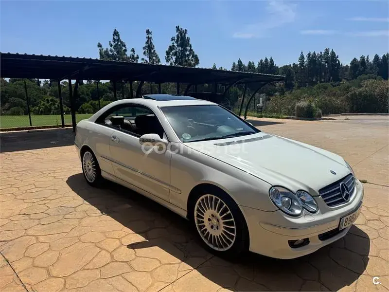 Usado Mercedes CLK320 224 CV (164 kW) 2008 Blanco Coupe