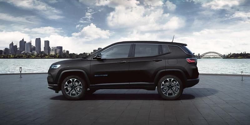 Usado Jeep Compass Altitude 190 CV (139 kW) 2024 Negro SUV