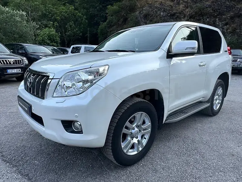 Usado Toyota Land Cruiser 190 CV (139 kW) 2011 Blanco SUV