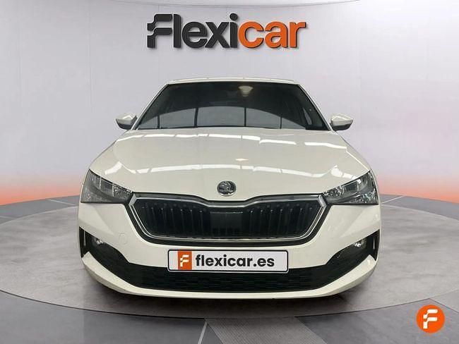 Usado Skoda Scala Ambition 110 CV (80 kW) 2021 Blanco Utilitario