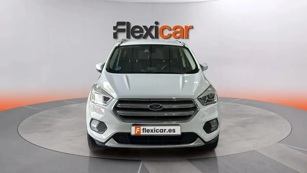 Usado Ford Kuga Trend+ 120 CV (88 kW) 2019 Blanco SUV