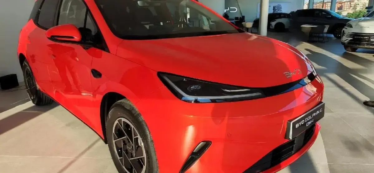 Nuevo BYD Dolphin Boost 155 kW (212 CV) 2026 Orange sunset Utilitario