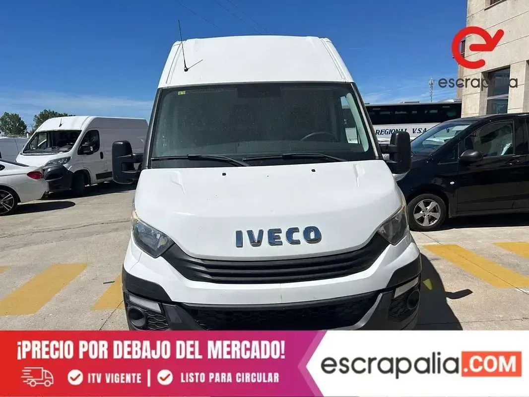 Usado Iveco Daily 155 CV (114 kW) 2016 Blanco Van