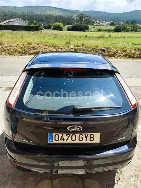 Usado Ford Focus Trend 90 CV (66 kW) 2010 Negro Berlina