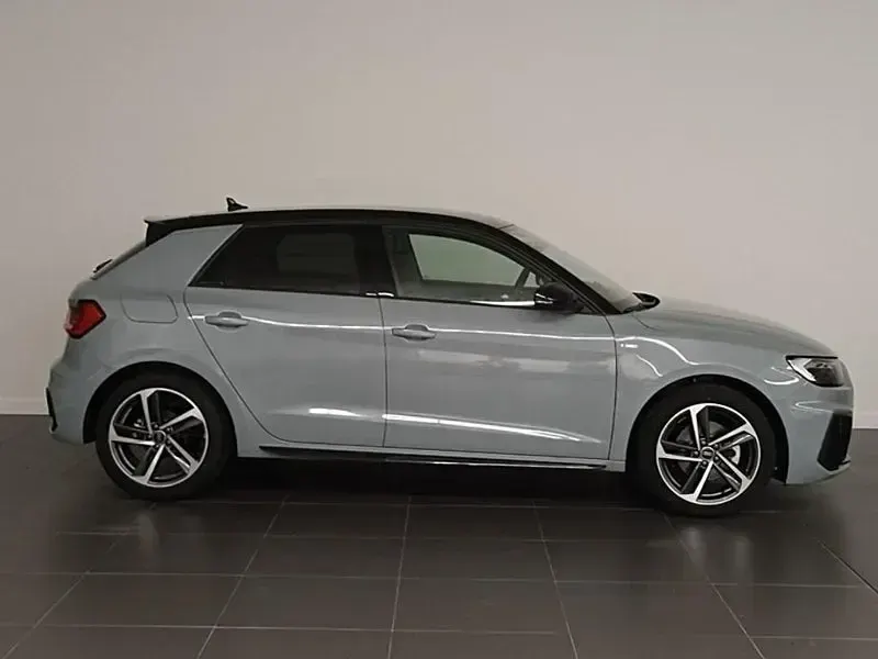Usado Audi A1 Sportback 116 CV (85 kW) 2025 Gris / plata Utilitario