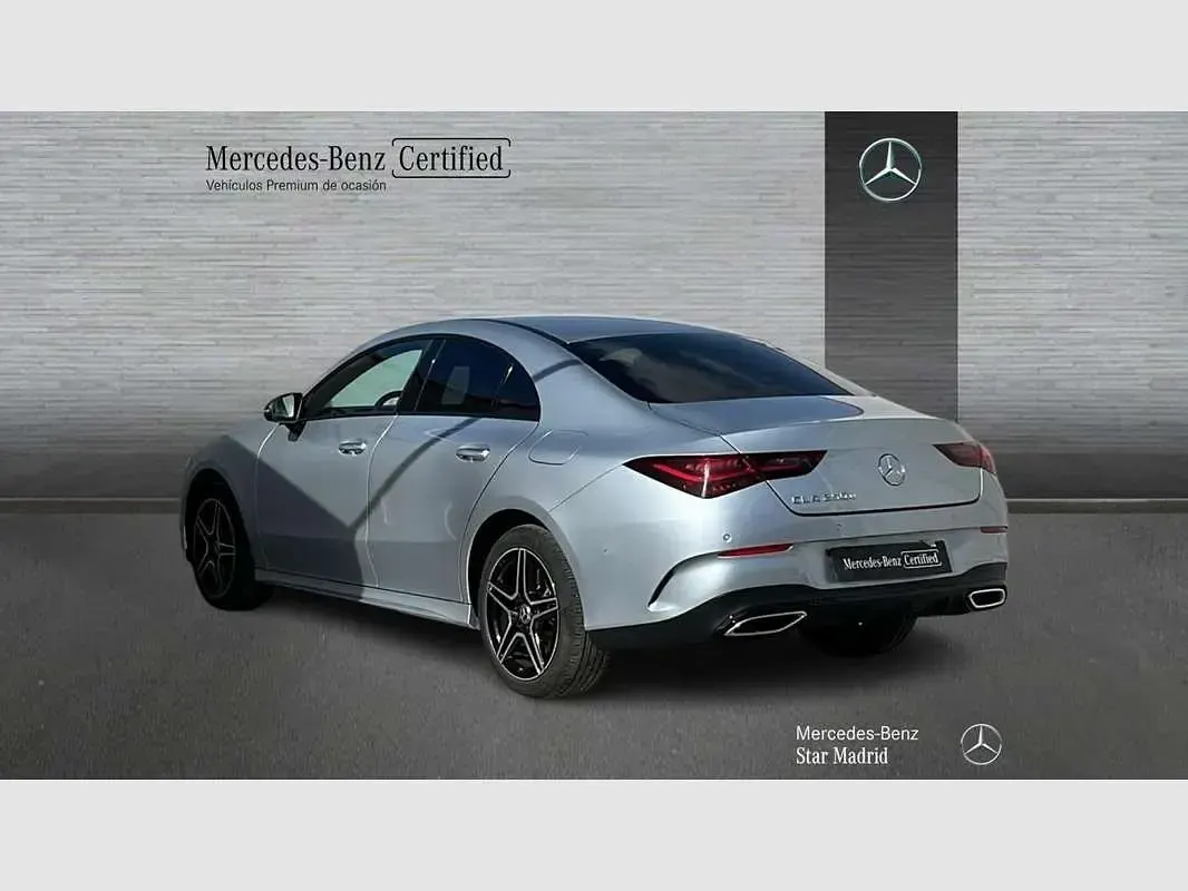 Usado Mercedes CLA250e 218 CV (160 kW) 2025 Plateado Coupe