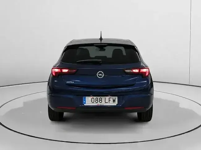 Usado Opel Astra GS Line 110 CV (80 kW) 2020 Azul Berlina